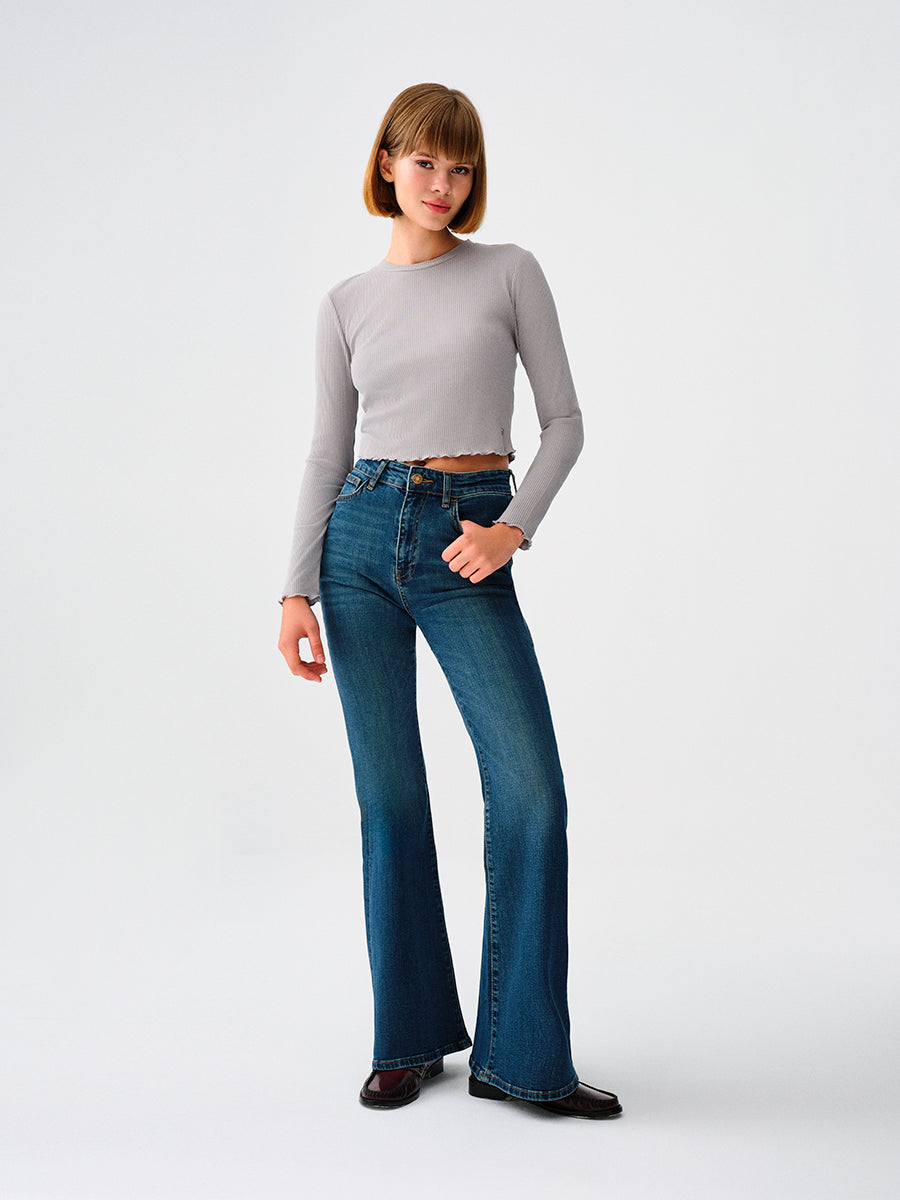 White Woman Long Sleeve Blouse